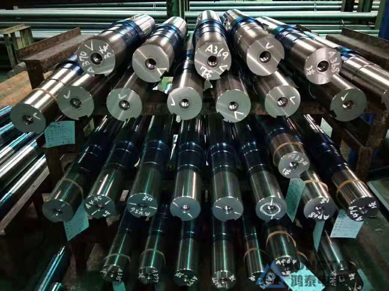 YB3-355M-4电机轴伸打螺纹孔定制